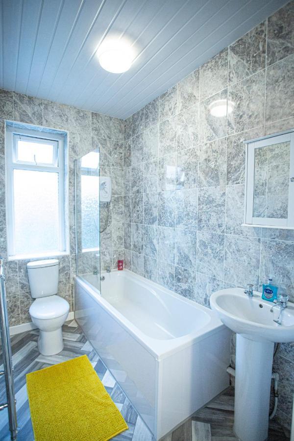 Cheerful 3 Bedroom Home With Netflix And Wi-Fi Мидлтон Экстерьер фото